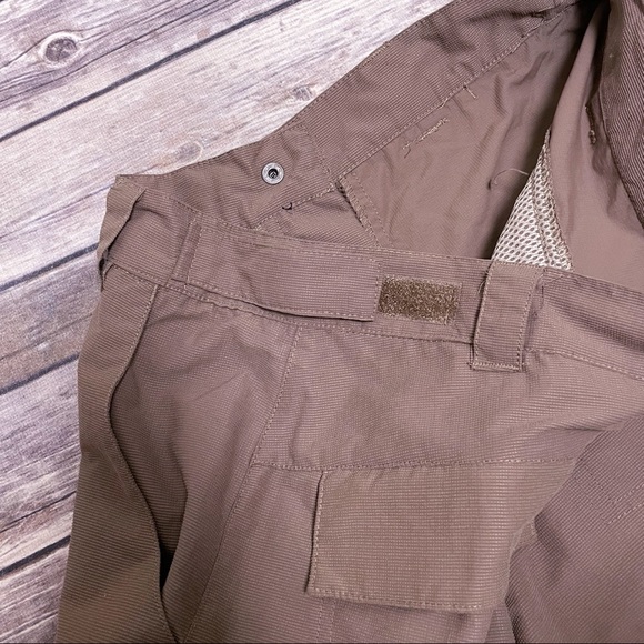 Trespass Adventure Travel Hiking Convertible Pants - Picture 8 of 9